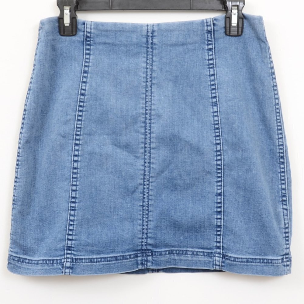 FREE PEOPLE Modern Femme Denim Mini Skirt Size 12 Summer Spring Vacay Minimalist